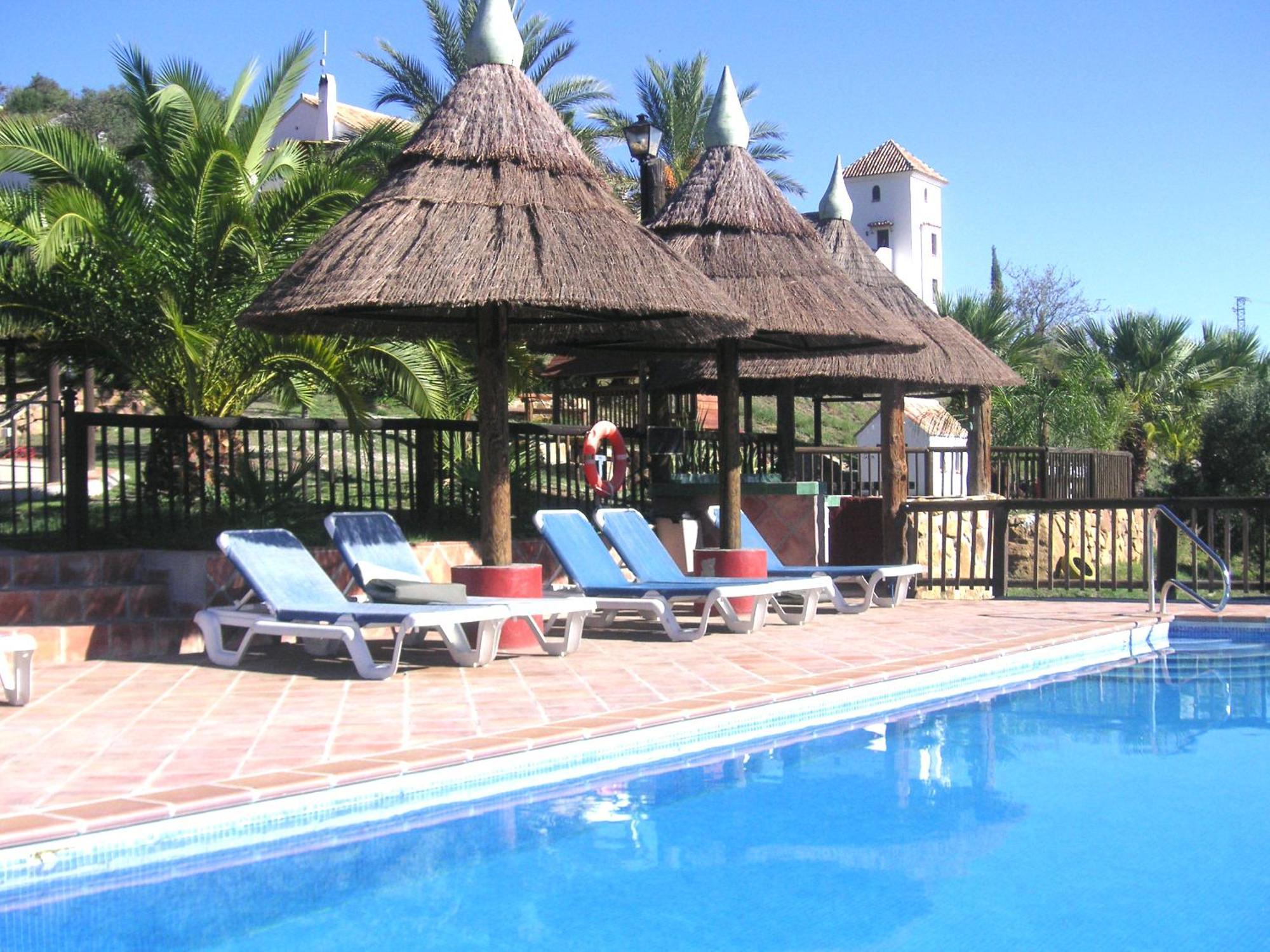 Castle Tower Ground Floor Apartment In Rural Holiday Park 'Cezanne' Tolox Exterior photo