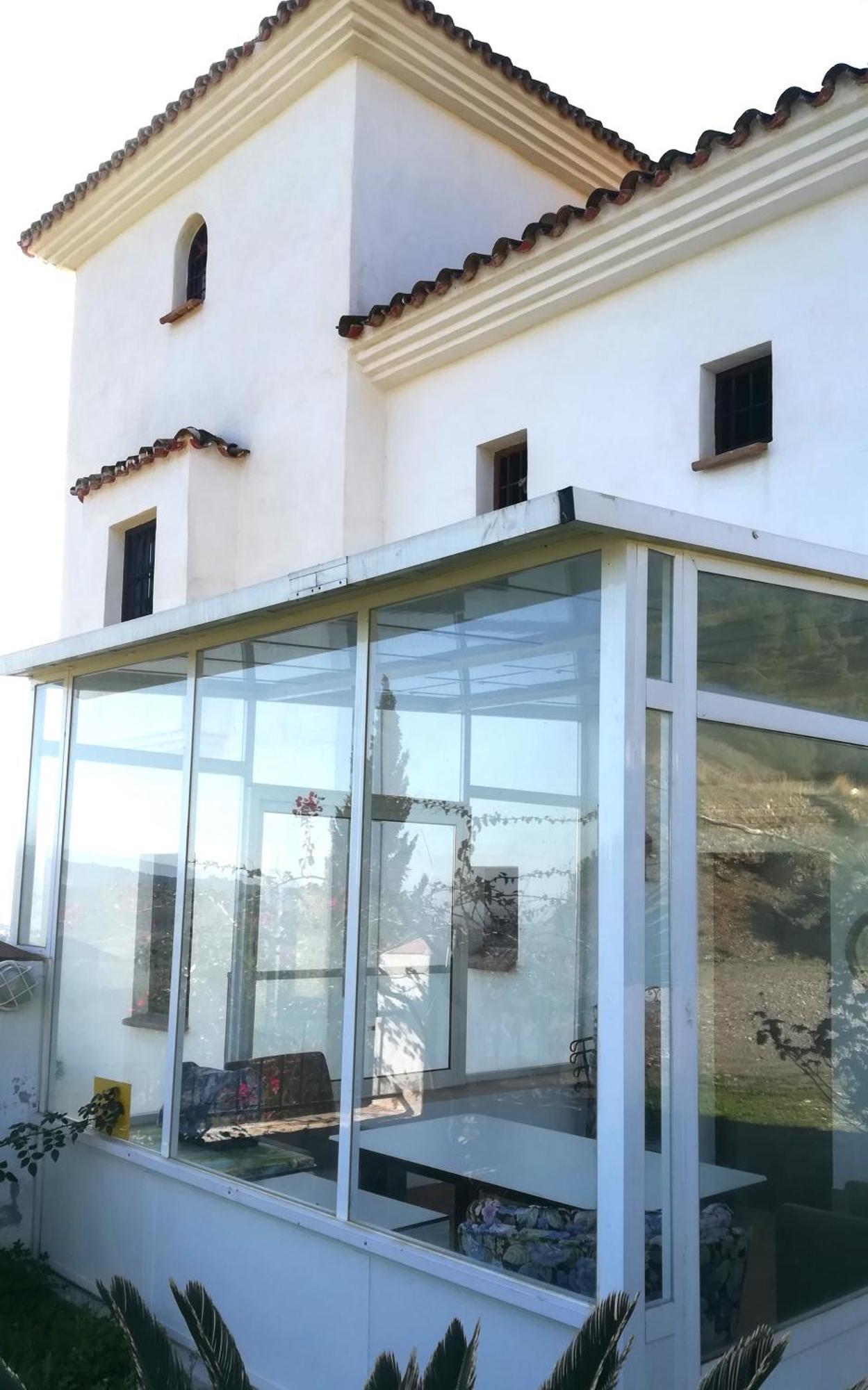 Castle Tower Ground Floor Apartment In Rural Holiday Park 'Cezanne' Tolox Exterior photo