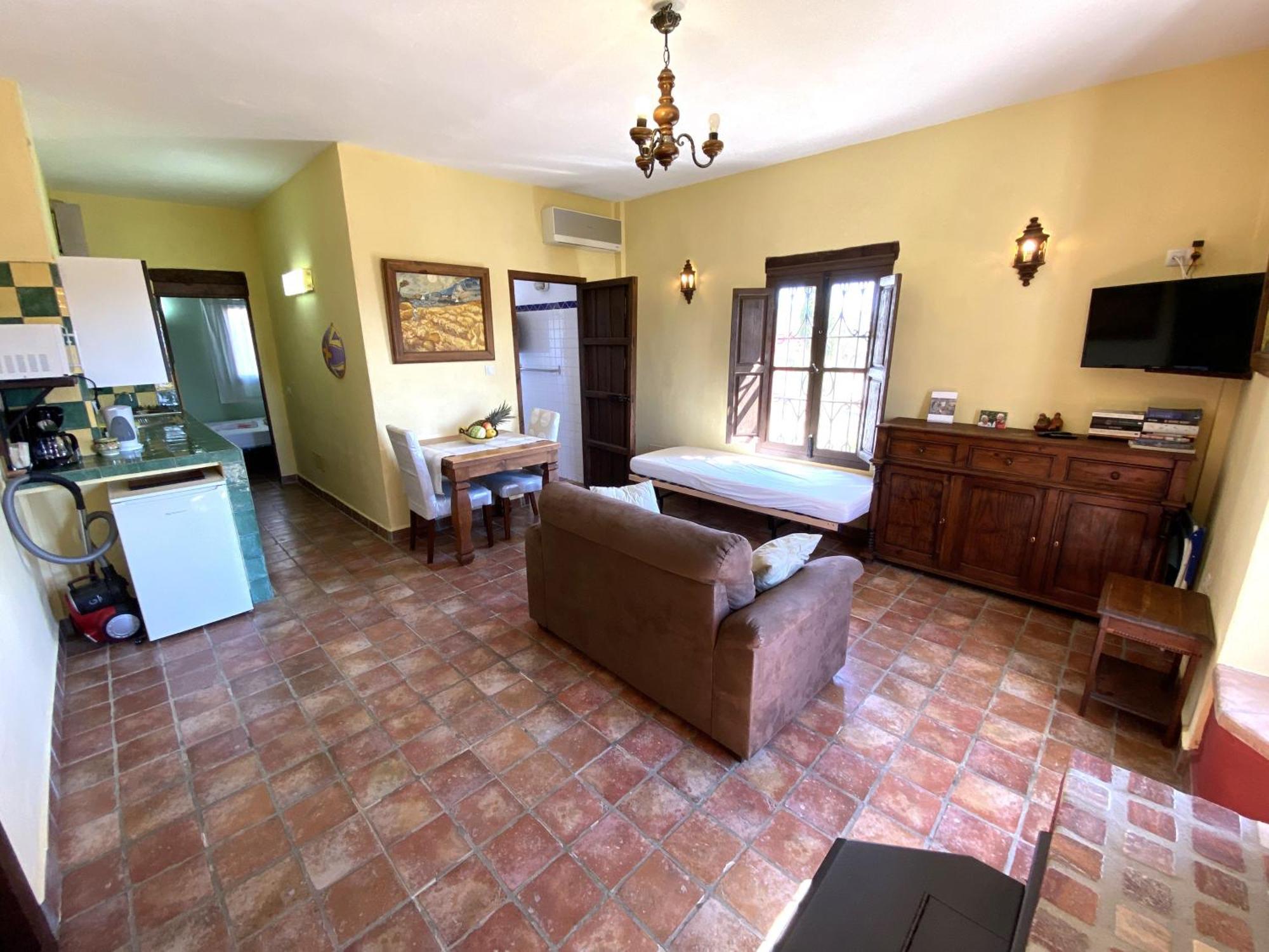 Castle Tower Ground Floor Apartment In Rural Holiday Park 'Cezanne' Tolox Exterior photo