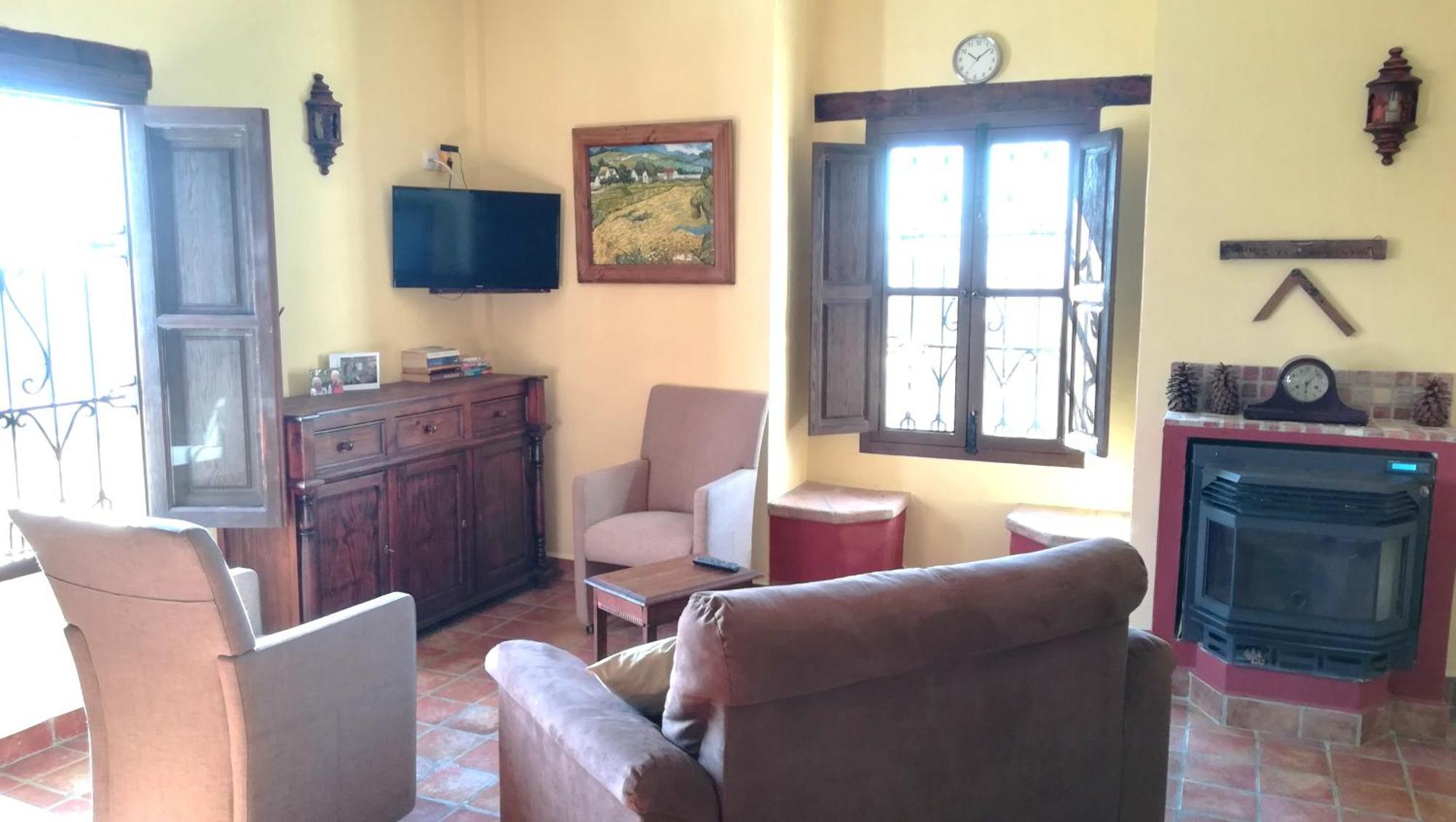 Castle Tower Ground Floor Apartment In Rural Holiday Park 'Cezanne' Tolox Exterior photo
