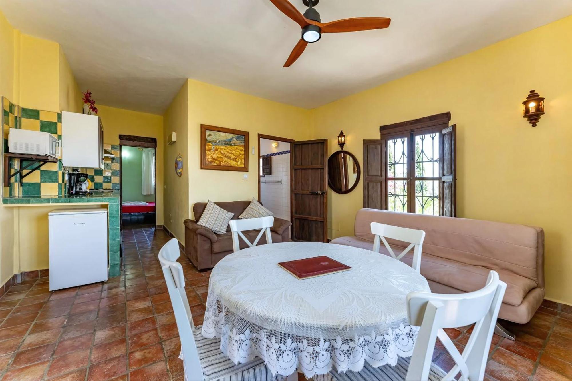 Castle Tower Ground Floor Apartment In Rural Holiday Park 'Cezanne' Tolox Exterior photo
